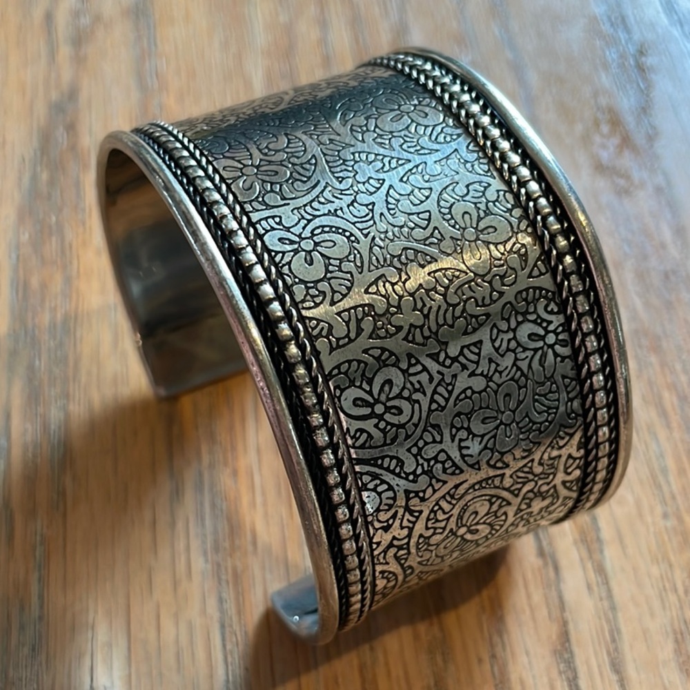 Intricate Silver Cuff Bracelet (Made in INDIA)